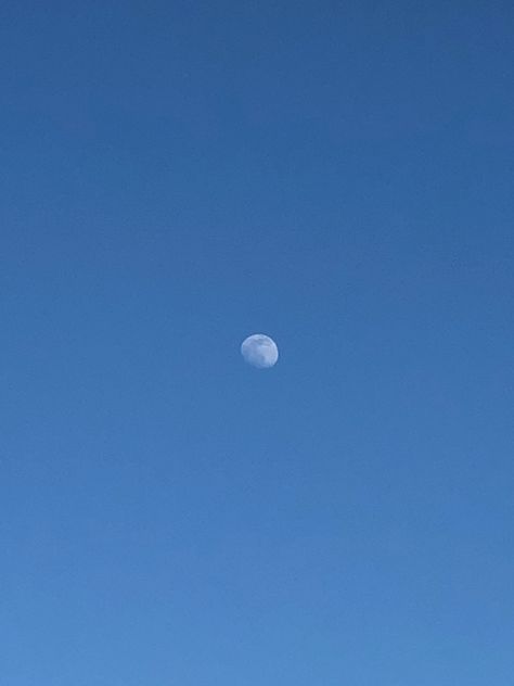 The moon. Summer time. Summer vibes. Spring time. Aesthetic photo. Lifestyle post. Uk blogger. Nature post. Moon Moon, Nature, Spring Time Aesthetic, Moon Vibes, Pretty Moon, Time Aesthetic, Aesthetic Photo, In Summer, Spring Time