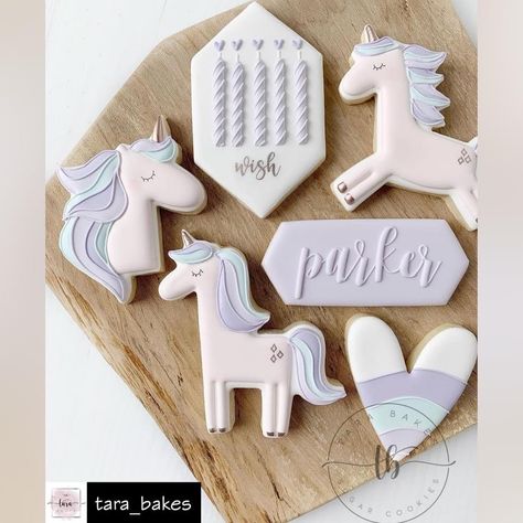 Unicorn Cookies Decorated, Unicorn Cake Ideas, Glazed Cookies, Girly Cookies, Royal Iced Cookies, Candle Cookies, Sugar Cookie Royal Icing, Unicorn Cookies, Sugar Cookie Ideas