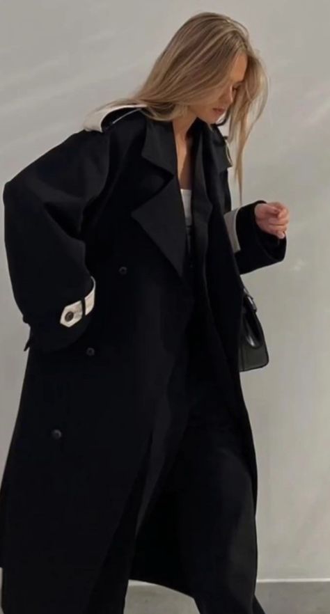 Ig@Khaurafab Black Coat Outfit Winter Classy, Black Coat Outfit Winter, Long Black Coat Outfit, Oversized Coat Outfit, Long Jacket Outfit, Fall Trench Coat, Long Black Trench Coat, Wool Coat Outfit, Full Black Outfit