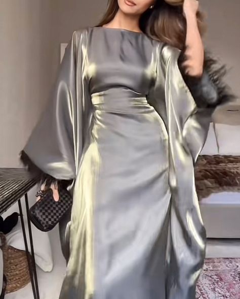 Abaya For Graduation, Prenssese Dress, Kaftan Dress With Hijab, Modest Glam Dresses, Modest Eid Dresses, Eid Style Outfits Hijab, Modest Dresses Elegant, Classy Dress Hijab, Prom Dress For Hijabi Girl