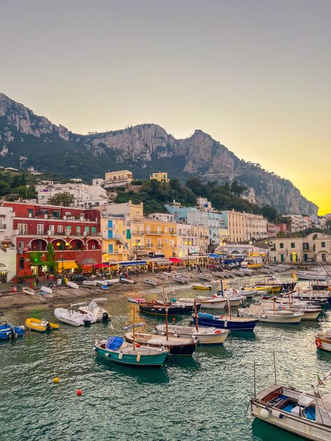 Italy Aesthetic Capri, Capri Summer Aesthetic, Eroupe Travel Aesthetic, Italy Capri Aesthetic, Italy Astetics, Capris Italy, Italy Trip Aesthetic, Italian Coast Aesthetic, Capri Core