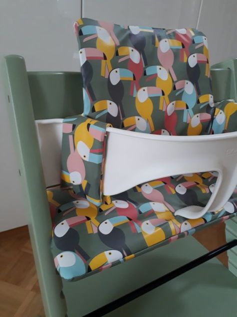 Cute Desk Chair, Upcycle Crafts Diy, Tripp Trapp, Highchair Cover, Diy Bebe, Ideas Hogar, Diy Desk, Decor Essentials, Upcycled Crafts