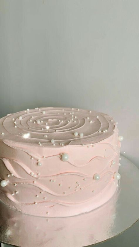 Birthday Cake Inspo Pink, That Girl Since Cake, Cake 12th Birthday Girl, Aesthetic Simple Cake, Banto Cake Design, Easy Cake Decorating Ideas For Beginners, Plain Pink Cake, Birthday Cakes For 15th Birthday, Simple Cute Cake Designs