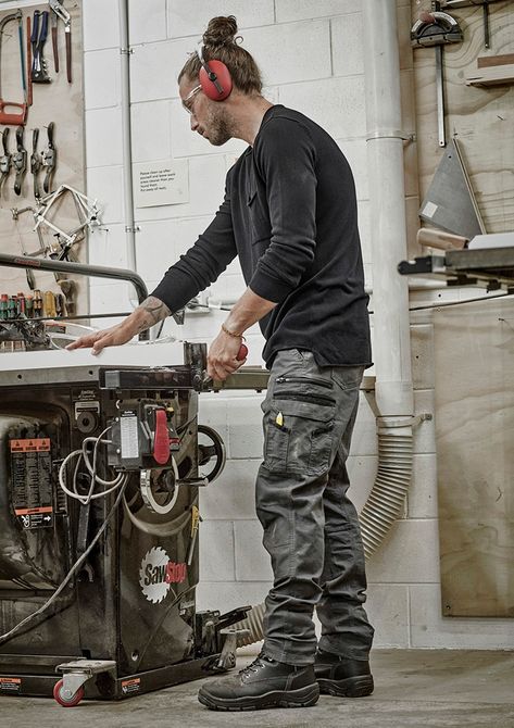 Mechanic Fashion Men, Mechanic Fashion, Mechanics Aesthetic, Work Wear Men, Mechanic Clothes, Mens Work Pants, Mens Workwear, Figure Poses, Large Cars