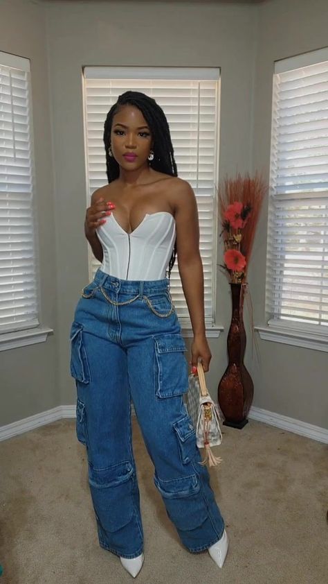 brittany.marche on TikTok Corsets Outfit Winter, Corset And Jeans Outfit Heels, Corset Top Plus Size Outfit, Aventura Concert Outfit Ideas, Plt Corset, Closed Heels, Outfit Corset, Corset Outfit, Teen Swag Outfits