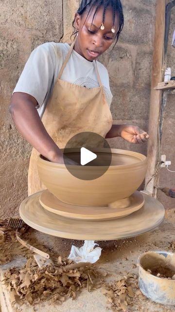 Olugbade Adekemi on Instagram: "How I fixed handles and designed of the clay cooking pots……………. And I finished 10 today🤕😩😩😩😩" Clay Cooking Pots, Cooking Pot, Kitchen Ideas, Handles, 10 Things, On Instagram, Instagram, Design