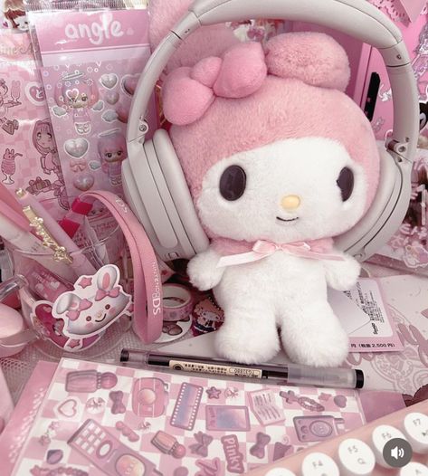 Hello Kitty Bathroom, Anime Bad, Charmmy Kitty, Otaku Room, My Melody Wallpaper, Soft Pink Theme, Melody Hello Kitty, Baby Pink Aesthetic, Anime Room