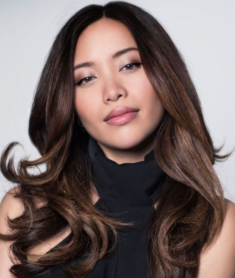 Michelle Phan talks about going on a Youtube hiatus & starting over. Starting Youtube, First Youtube Video, Michelle Phan, High Fashion Looks, Michelle Yeoh, Skyfall, Asian Hair, Asian Makeup, Beauty Videos