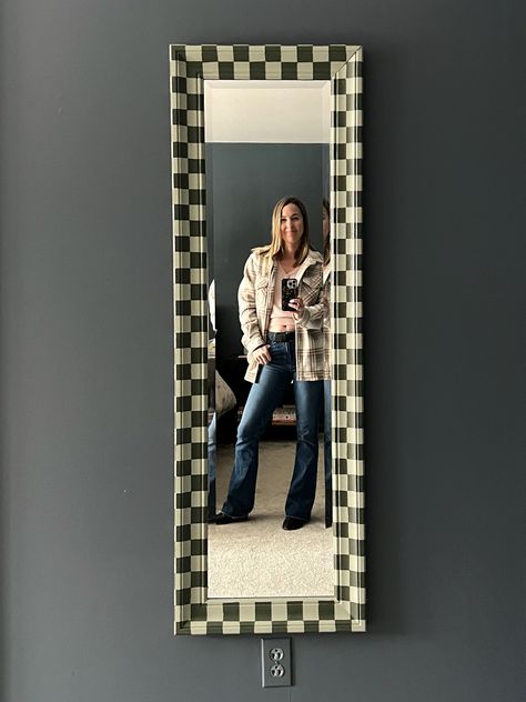 Upcycle an old mirror with this easy and affordable DIY checkered mirror that is perfect for beginners! Diy Accent Mirror, Easy Decor Ideas, Diy Painted Mirror Frame, Painted Frame Mirror, Checkerboard Mirror, Checkered Mirror, Diy Mirror Upcycle, Fabric Mirror Frame, Diy Painted Mirror Frame Ideas