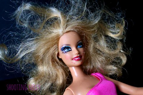 barbie gone bad #badbarbie morning after barbie Trashy Barbie, Barbie Toxic, Crazy Barbie, Messed Up Barbie, Barbie Photography, Barbie Meme, Barbie Memes Funny, Barbi Benton, Barbie Movie Memes Humor