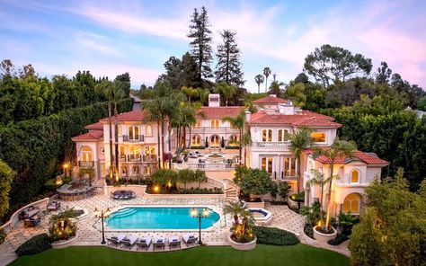 Regal East Mediterranean Style Bel Air Mansion | GearMoose Celebrity Houses Mansions, Luxury Mediterranean Homes, Bel Air Mansion, Mediterranean Homes Exterior, Big Mansions, Mediterranean Exterior, Mediterranean Mansion, Contemporary Mediterranean, Mediterranean Luxury