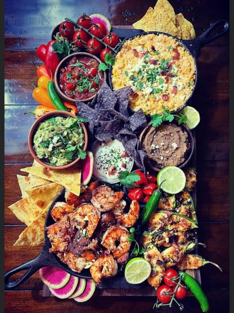 Mexican Food Display Ideas, Mexican Platter Board, Mexican Sharing Platter, Nacho Grazing Board, Tex Mex Platter, Ceviche Charcuterie Board, Tamale Charcuterie Board, Mexican Board Food, Mexican Food Plating Ideas