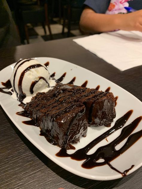 Delicacy Food, Think Food, Food Drinks Dessert, Snap Food, Food Snapchat, Food Obsession, Interesting Food Recipes, Cafe Food, Yummy Food Dessert