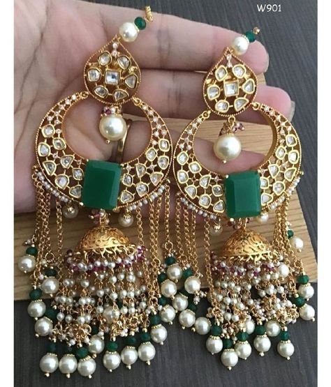 Latest Earrings Design, Earrings Jhumka, Bridal Jewellery Earrings, Indian Bridal Jewelry Sets, Bridal Jewelry Vintage, Bridal Jewellery Design, Antique Jewellery Designs, Heavy Earrings, Jewelry Set Design