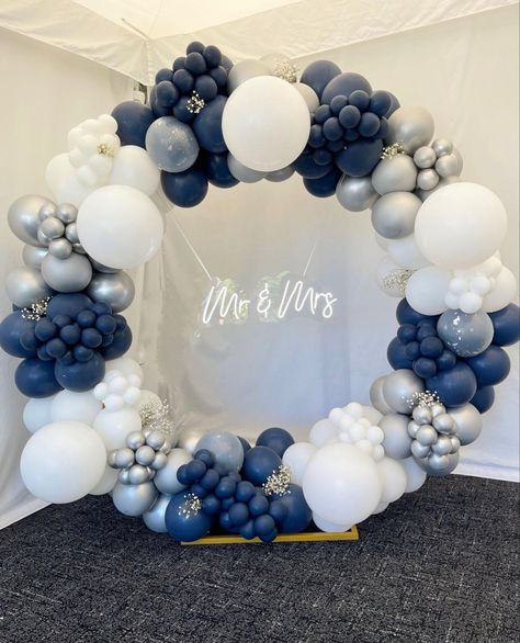 Light Blue And Silver Balloon Garland, Silver And Blue Anniversary Decorations, Blue And White Balloon Decorations, September Baby Showers, Prom Balloons, Airplane Birthday Party Decorations, Double Birthday Parties, Silver Party Decorations, Baby Birthday Party Theme