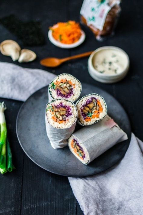 Sushi Burrito, Sushi Cake, Vegan Asian Recipes, Fall Vegan Recipes, Quick Easy Vegan, Vegan Sushi, Food Tasting, Japan Food, Delicious Vegetarian