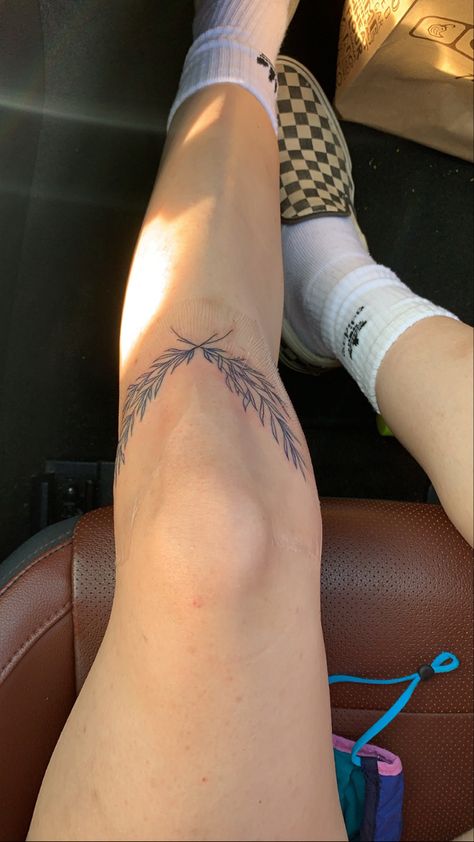 Vine Under Knee Tattoo, Leg Knee Tattoos Women, Quote Tattoo Above Knee, Small Leg Tats For Women, Above Knee Tats For Women, Bellow Knee Tattoo, Knee Placement Tattoo, Floral Knee Frame Tattoo, Quote Leg Tattoos Women