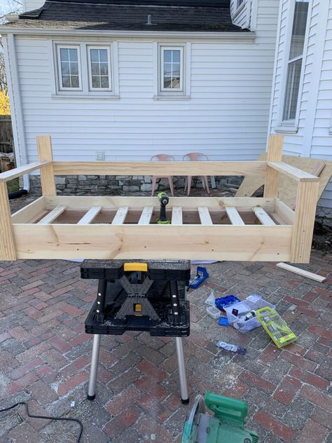 Easy Diy Porch, Lake Deck, Diy Porch Swing Bed, Porch Swing Plans, Diy Porch Swing, Summer Outside, Porch Swing Bed, Swing Bed, Hanging Chairs