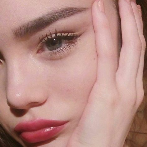 Odaiba, Pale Skin, Maya Angelou, Pretty Makeup, Cute Makeup, Aesthetic Makeup, Makeup Inspo, Aesthetic Girl, Maquillaje De Ojos