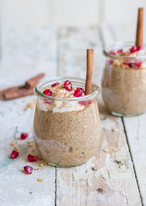 Minus maple syrup — possibly add chocolate stevia Gingerbread Chia Pudding, Christmas Chia Pudding, Xmas Breakfast, Healthy Chia Pudding, Healthy College Meals, Holiday Flavors, Spiced Almonds, Chia Recipe, Chia Seed Recipes