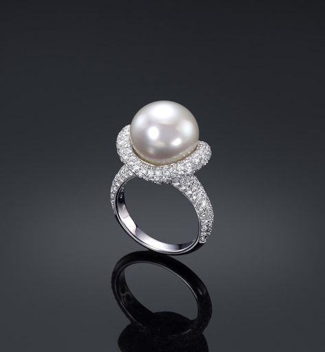 Pearl Ring Design, Fine Pearl Jewelry, Cultured Pearl Ring, Pearl And Diamond Ring, Indian Wedding Jewelry, Gold Earrings Designs, Pearl Stud Earrings, Pearl Studs, Pearl Ring