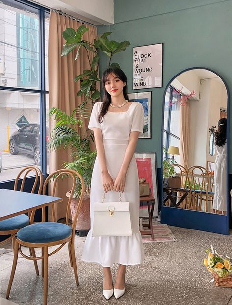 [CHUU] Square Neck Mermaid Dress - I know you wanna kiss me. Thank you for visiting CHUU. Korea Dress Outfits, Style Dress Korea, Korea Dress, Dress Korea, Gaun Fashion, Twin Outfits, Fashion Top Outfits, Korean Fashion Dress, Korean Fashion Trends