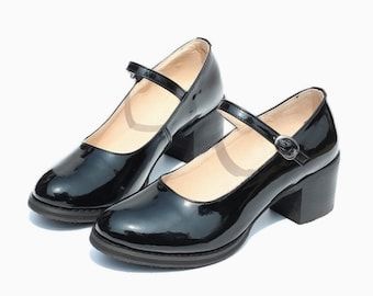 Girls Pink Shoes, Black Patent Leather Shoes, Mid Heel Shoes, Womens Mary Janes, Mary Jane Shoes Womens, Casual Leather Shoes, Low Heel Shoes, Patent Leather Shoes, Pointed Toe Shoes