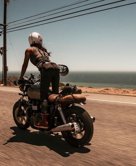 Mercenary Garage: Triumph Girl Motorcycle Bobber, Estilo Cafe Racer, Nine T Bmw, Chicks On Bikes, Motos Vintage, Riding A Motorcycle, Moto Custom, Мотоциклы Cafe Racers, Cafe Racer Girl