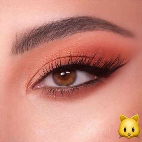 Makeup Orange Dress, Orange Makeup Looks Natural, Nails For Orange Dress, Orange Dress Makeup Ideas, Makeup With Orange Dress, Makeup For Orange Dress, Coral Dress Makeup, Coral Makeup Looks, Coral Eye Makeup