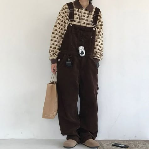 Masculine Overalls Outfit, Corduroy Overalls Men, Dark Academia Overalls, Fairy Grunge Overalls, Brown Overalls Outfits Men, Trans Masc Outfits Plus Size, Dark Brown Overalls, Overall Pants Outfit, Vintage Overalls Outfits