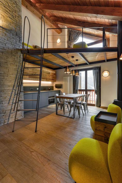 Design Casa Piccola, Exposed Ceiling, Loft House Design, Mini Loft, Tiny House Loft, Loft House, A Frame House, Loft Design, Tiny House Cabin