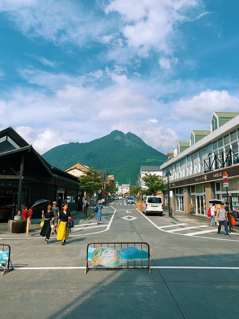 Yufuin Japan, Japanese Town, Japan Aesthetic, Mountain Town, Aesthetic Pics, Things I Love, My Trip, Group Tours, Train Rides