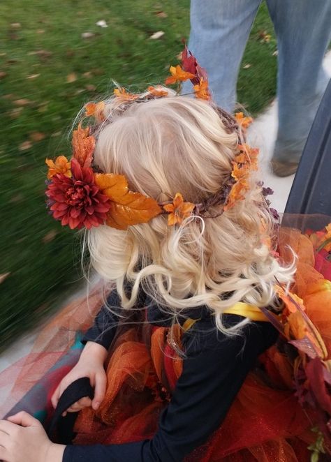 Fall Fairy Headpiece, Fall Fairy Costume Diy, Seasons Costume, Autumn Fairy Costume, Fall Fairy Costume, Autumn Costume, Fall Costume, Orange Fairy, Fairy Headpiece