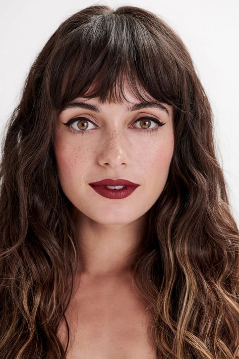 Berry Red Lip Makeup Look, Berry Lip Makeup Look Natural, Natural Berry Lips, Berry Lip Bridal Makeup, Berry Lip Makeup Look, Lauren Conrad Bangs, Berry Lips Makeup, Lauren Conrad Side Bangs, Lauren Conrad Beauty