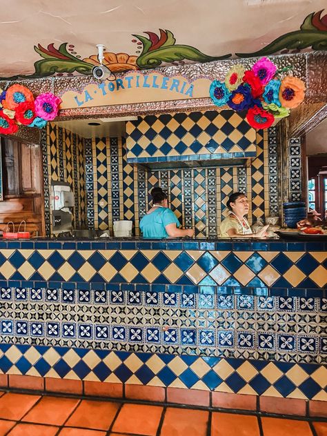 Mexican Style Restaurant Decor, Small Mexican Restaurant Design, Mexican Themed Restaurant, Cute Mexican Restaurant Decor, Mexican Aesthetic Restaurant, Mexican Bakery Design, Trendy Mexican Restaurant, Modern Mexican Restaurant Decor, Mexican Restaurant Ideas