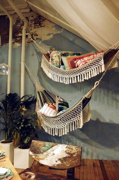 40 Chilling Hammock Placement Ideas To Do It Right - Bored Art Bunkbed Ideas, Indoor Hammock Bed, Neverland Nursery, Indoor Hammock, Hammock Bed, Robinson Crusoe, Woman Cave, Picnic Foods, The Ceiling