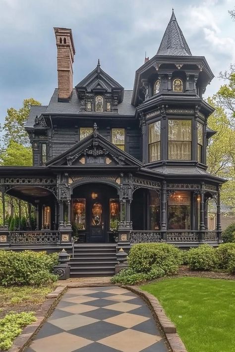 House Designs Exterior Vintage, Victorian Mansion Garden, Gothic Revival Mansion, Victorian House Paint Exterior, Victorian House Exterior Paint Colors, Folk Victorian House Exterior, Vintage Homes Exterior, Victorian House Ideas, Vintage Mansion Exterior