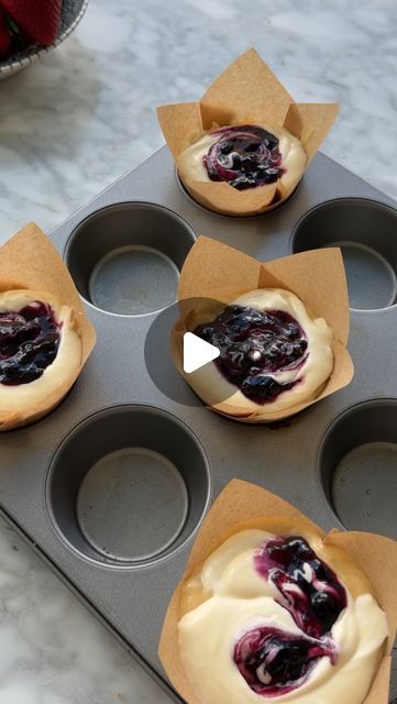 Freya Jukes on Instagram: "Blueberry cream cheese crumble muffins 🫐 

For muffin batter 
120 ml milk
2 eggs
1 + 1/2 tsp vanilla extract
113g salted butter (melted)
220g granulated sugar
250g all-purpose flour
2 tsp baking powder
1/4 tsp baking soda
1/4 tsp cinnamon (optional) 
320g fresh blueberry

For crumbs topping
45 g salted butter (melted) 
45 g granulated sugar
30 g brown sugar
75 g all-purpose flour
1/4 tsp cinnamon 

For cream cheese 
225g cream cheese 
1/2 tsp vanilla extract 
48g granulated sugar 
1 tsp lemon juice 

FOR CRUMBLE TOPPING
1. In a medium mixing bowl, add all-purpose flour, cinnamon, granulated sugar, and brown sugar. Combine thoroughly with a whisk.

2. Next, add the salted butter to dry mixing bowl and crumble them together with your hands.Set aside and start on t Blueberry Muffins With Crumble Topping, Bluberry Muffins, Blueberry Treats, Blueberry Crumble Muffins, Crumble Muffins, Canned Blueberries, Anker Tattoo, Blueberry Syrup, Savory Muffins