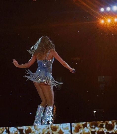 augustine | oh how i missed the eras tour | Instagram Fearless Dress, Taylor Swift Images, Photos Of Taylor Swift, Taylor Swift Fan Club, Estilo Taylor Swift, Taylor Swift Cute, Taylor Swift Fearless, Swift Photo, Best Dress