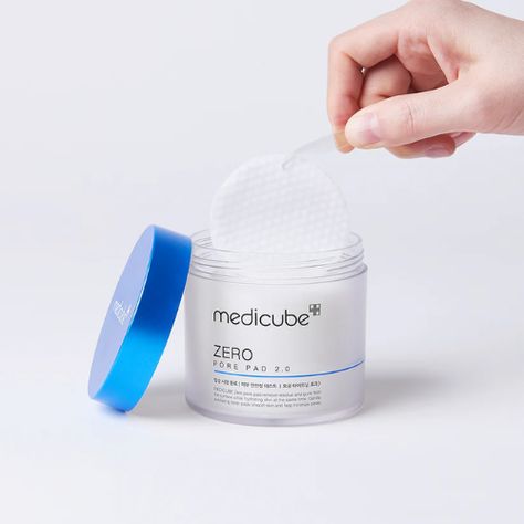 Kiyoko's Notes Say goodbye to enlarged pores, greasy skin, and pesky blackheads and whiteheads Medicube Zero Pore Pads 2.0 are packed with all the best ingredients, like BHAs and AHAs, to gently exfoliate and purify your skin. Plus, with calming centella asiatica extract and hydrating hyaluronic acid, your skin will feel refreshed and balanced. Get ready for smoother, clearer, more radiant skin with regular use. Suitable for all skin types, use these pads daily for optimal results. Experience a Aha And Bha, Toner Pads, Exfoliating Pads, Greasy Skin, Bali Body, Lip Scrubs, Clearer Skin, Enlarged Pores, Cream Concealer