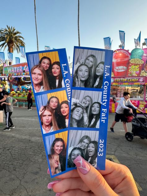 los angeles. la county fair. county fair. ig inspo. best friends. photo booth. photo booth pics. fair aesthetic. gel x nails. nail inspo. fair pics with friends. Fair Selfies, La County Fair Outfit, Fair Pics With Friends, Photo Booth Pics, County Fair Aesthetic, Summer Fair Aesthetic, Fair Photos, Fair Pics, Fair Aesthetic