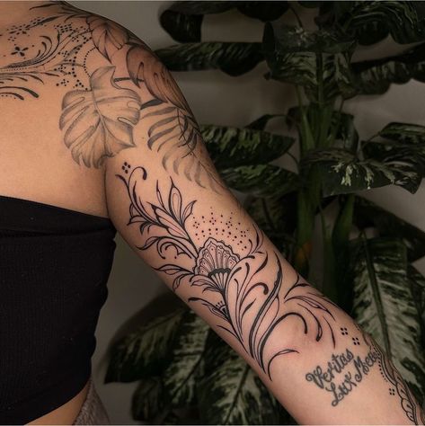 Hand And Finger Tattoos, Pretty Tattoos For Women, Dope Tattoos For Women, Stylist Tattoos, Cute Tattoos For Women, Discreet Tattoos, Dainty Tattoos, Sleeve Tattoos For Women, Feminine Tattoos