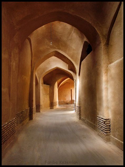 Old Streets of Yazd, Iran Persian Bazaar, Qajar Art, Persian Calligraphy Art, Iranian Architecture, Persian Architecture, Iran Travel, Destination Photography, Medieval World, Old Street