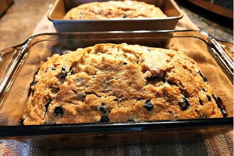 Moist & Easy Blueberry Zucchini Bread Recipe Is the Bomb Diggity | Bread/Muffins | 30Seconds Food Dessert Loaves, Recipes For Zucchini, Woodland Picnic, Zucchini Bread Muffins, Blueberry Zucchini Bread, Blueberry Zucchini, 30seconds Food, Recipe Bread, Sugar Bread