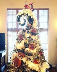 Image result for making a nightmare before christmas tree curved christmas tree Nightmare Before Christmas Tree, Halloween Christmas Tree, Nightmare Before Christmas Decorations, Halloween Memes, Halloween Tattoo, Halloween Trees, Tree Ideas, Christmas Tree Themes, Halloween Spirit