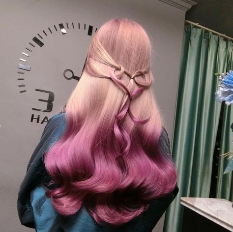 Pick A Boo Hair, Best Hair Dye, Peekaboo Hair, Creative Hair Color, Dyed Hair Inspiration, Hair Ombre, Hair Color Auburn, Pretty Hair Color, Rose Hair