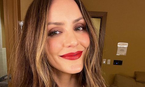 Katharine McPhee's husband, David Foster, has been under fire this week after posting a... Katherine Mcphee Wedding, Kathrine Mcphee, Natasha Mcelhone Californication, Katharine Mcphee Scorpion, Katherine Heigl Red Carpet, Katherine Mcphee, David Foster, Katharine Mcphee, Post Baby Body