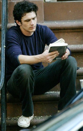 Good Minds Suggest—James Franco's Favorite Books About Hollywood. #hotdudesreading Franco Brothers, Celebrities Reading, Guys Read, Actor James, James Franco, Reading A Book, I Love Books, Love Reading, Love Book