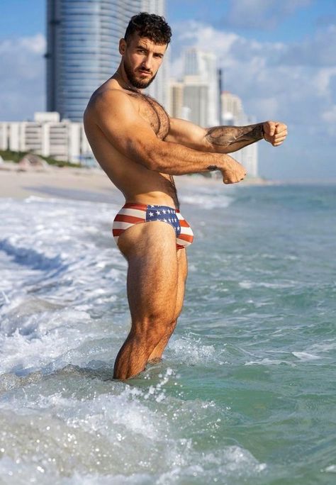 Gym Men Motivation, Shredded Physique, Healthy Abs, Creativity Takes Courage, Muscle Motivation, Guys In Speedos, Man Suit, Beefy Men, Power Dressing