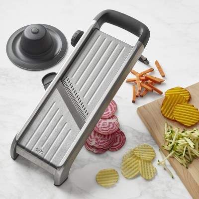 OXO Chef's Steel Mandoline Japanese Style Kitchen, Mandoline Slicer, Food Slicer, Mandolin Slicer, Electric Foods, Vegetable Slicer, Cool Kitchen Gadgets, Compact Storage, Mandolin